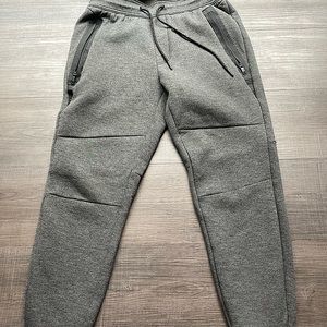 Mens small charcoal gray joggers, from American Eagle Outfitters.